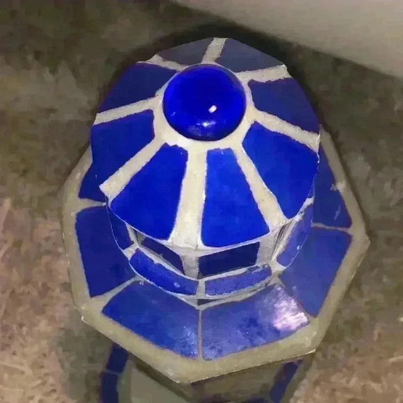 Pacific Rim Cobalt and White  Mosaic Lighthouse Bird Feeder/House - Picture 10 of 11